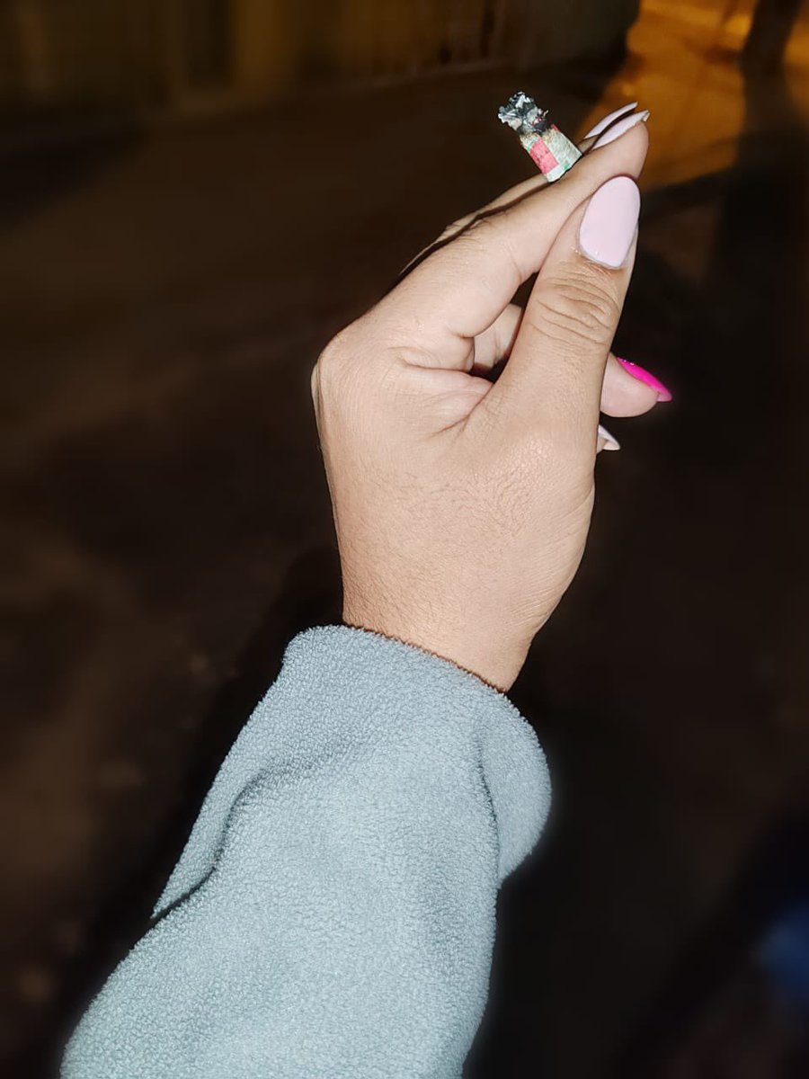yefitbarbiebtch's tweet photo. Yikes 🚬 #Porrito #SmokeWeed #GanjaBurn #Smoking #Sativa #Fumando #GayBarbie 🌿 https://t.co/619v7S0AiY