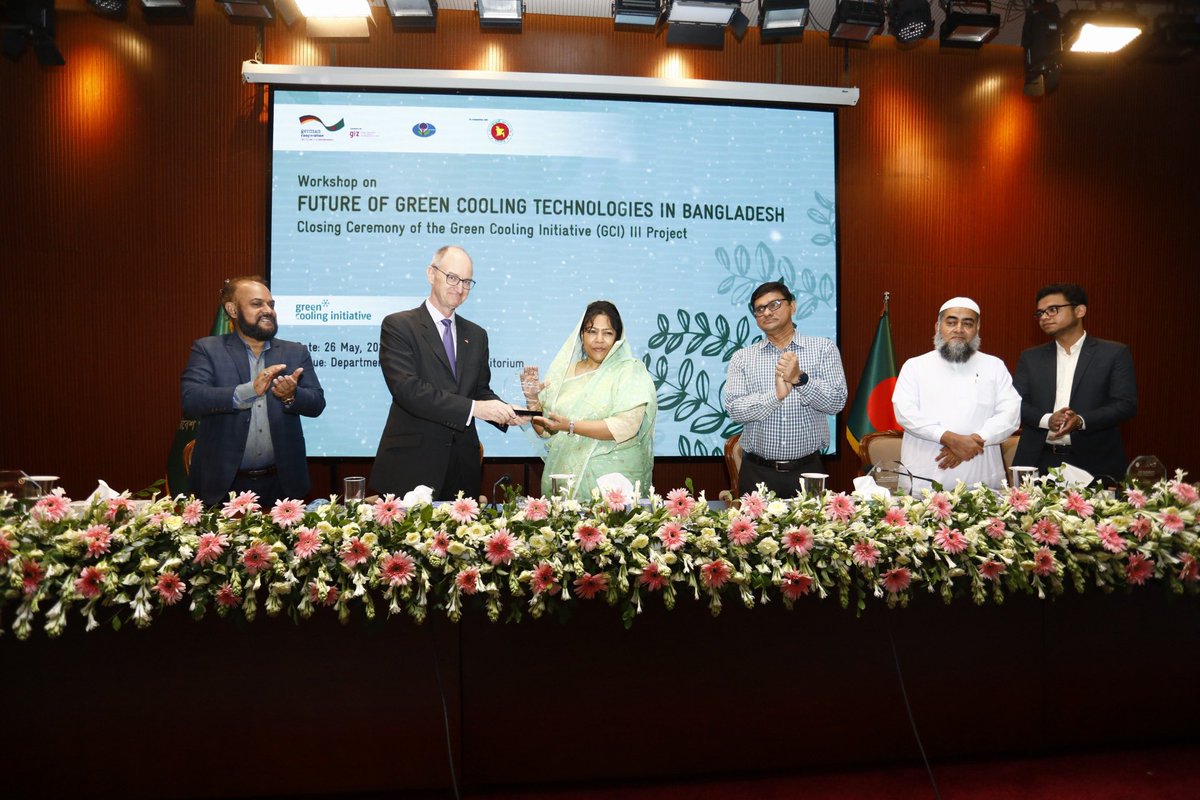 🇧🇩 hits a milestone w/ the Green Cooling Initiative III, driving sustainable cooling tech &amp; cutting harmful emissions. YouthNet Global reached 300+ students in Dhaka universities to raise awareness. Together, we’re building green cooling champions! #GreenCooling #ClimateAction
