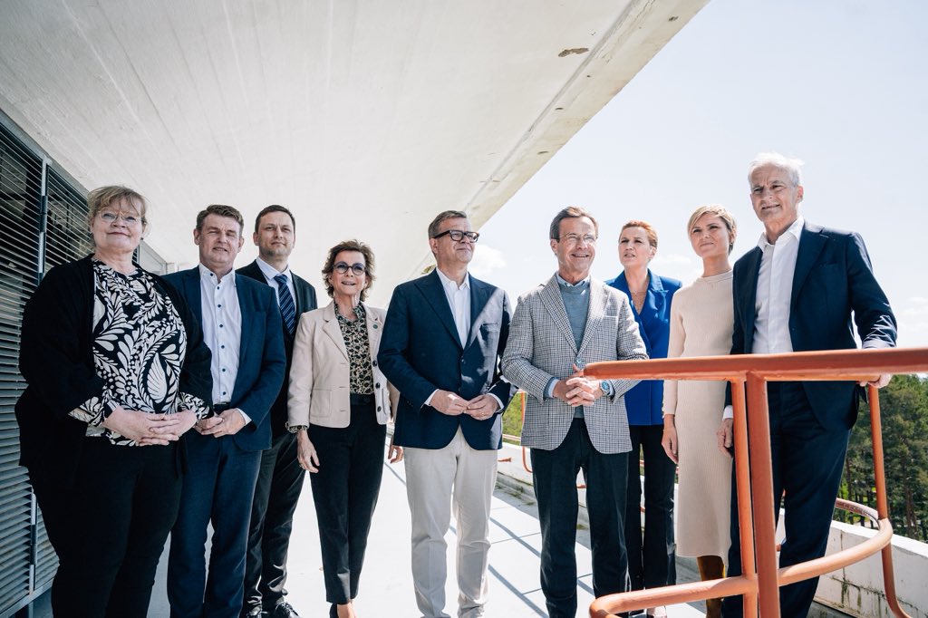 Great to be in Åbo, Finland with all the Nordics, including leaders from Åland, Greenland and the Faroe Islands. 

Together we build a more secure, resilient and prosperous future for our people and all Europeans. 🤝