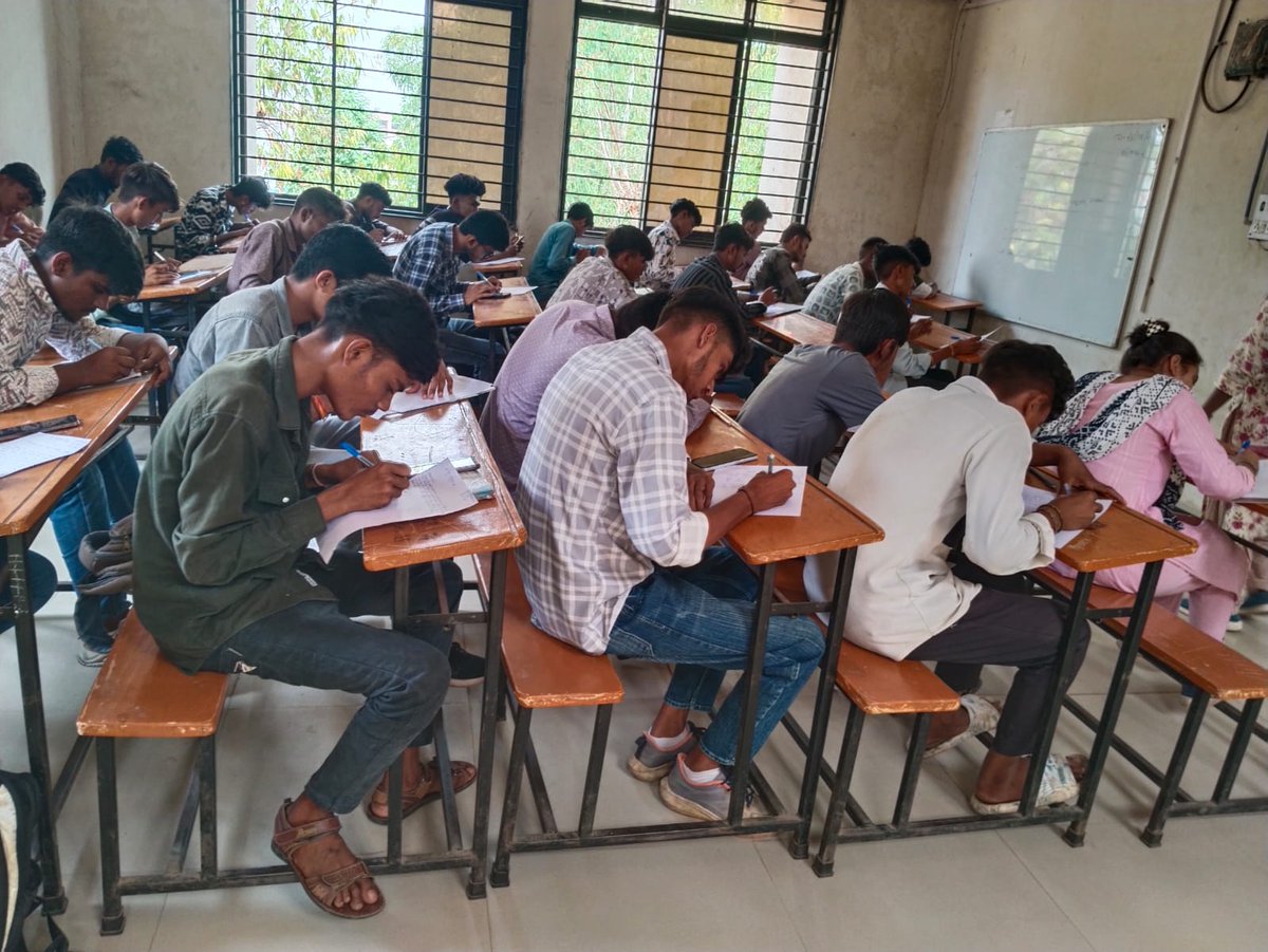 Principal ITI, Modasa tweet media
