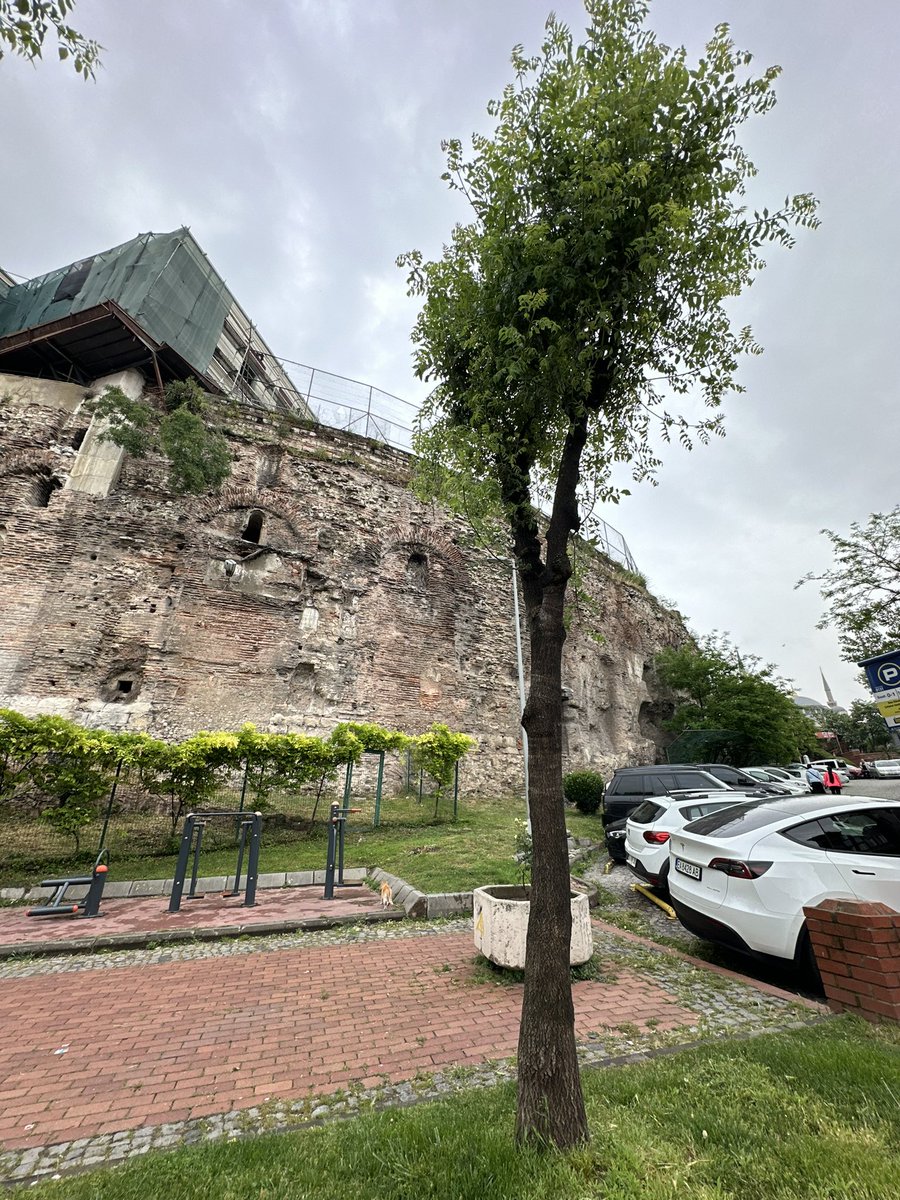 Bazı katliamlar kansız olur…

Septimius Severus’un, I. Konstantin’in, Fatih Sultan Mehmed Han’ın, Mustafa Kemal Atatürk’ün; İstanbul’un iki eli yakanızda bilesiniz.

#İstanbul
#DeriSaadet