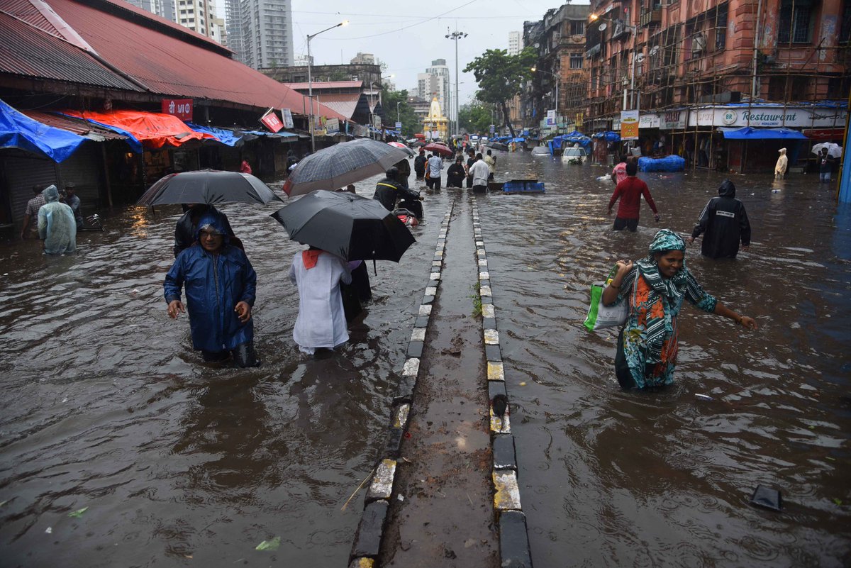 Rainfall Havoc in South Mumbai: Pic shot by <a href="/Imtiyaztimes/">Imtiyaz shaikh</a>