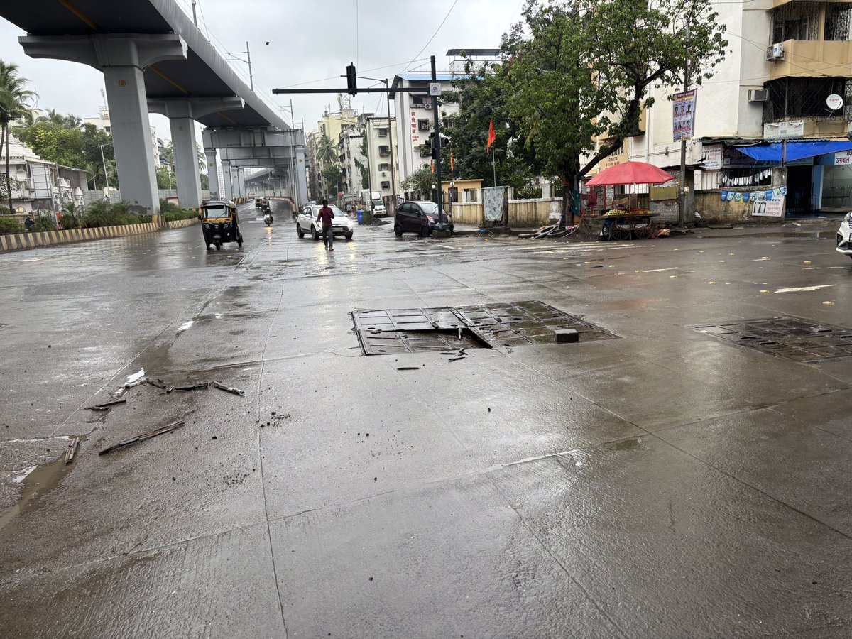 karspeak's tweet photo. @mybmc @mybmcWardRN 
Anand nagar Dahisar east 
Pls rectify asap this can cause danger https://t.co/ivE3ooYuR7
