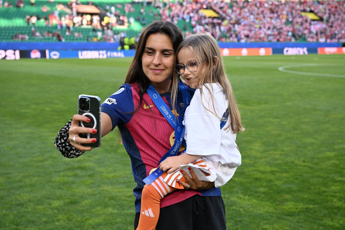 UEFA Foundation (@uefa_foundation) on Twitter photo Congratulations to <a href="/ArsenalWFC/">Arsenal Women</a> for winning the UEFA Women's Champions League 💪🏅
What an exciting game against <a href="/FCBfemeni/">FC Barcelona Femení</a> 🤩
Did you see our match ball carrier and the president mascot on the pitch? Thank you to <a href="/takeaway/">Takeaway.com</a> for making her dream come true! 💜🌟
Alice's highlight Congratulations to <a href="/ArsenalWFC/">Arsenal Women</a> for winning the UEFA Women's Champions League 💪🏅
What an exciting game against <a href="/FCBfemeni/">FC Barcelona Femení</a> 🤩
Did you see our match ball carrier and the president mascot on the pitch? Thank you to <a href="/takeaway/">Takeaway.com</a> for making her dream come true! 💜🌟
Alice's highlight