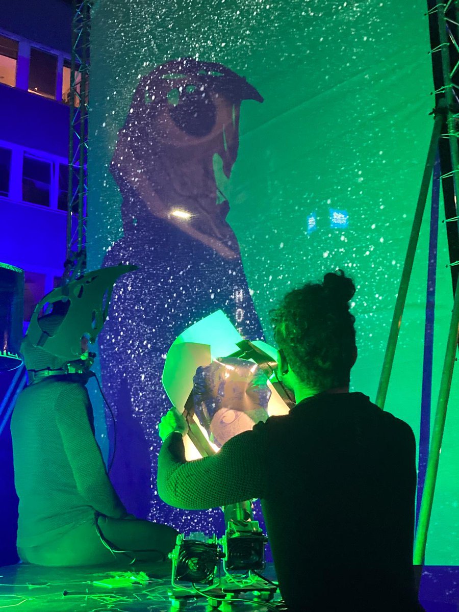 ✨ ‘La Conferència dels Ocells’ va tenir una gran prèvia el passat dissabte a <a href="/BellSquareLDN/">BellSquareLDN</a>  i la resposta del públic va ser espectacular: “Reflexiu, hipnòtic, meditatiu..." 

🖤 Aviat anunciarem l’estrena de ‘La Conferència dels Ocells’ a Catalunya.