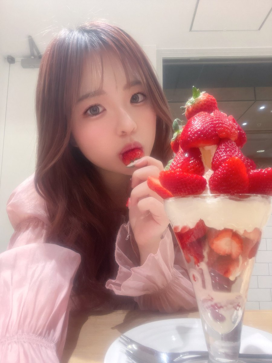 karin_zeropro's tweet photo. 甘いもの欲しくなるぅぅぅぅ🍓
 #zero_project  #アイドル  #ゼロプロ  #いちご  #ぱふえ  #果実園  #東京駅 https://t.co/u5Kez8HIjm