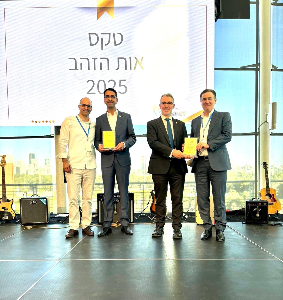 simonwaltersuk's tweet image. Deeply inspired by the 136 remarkable young Israelis honoured at the 🇮🇱 DofE awards recently. From all walks of life, they embody service, commitment & unity. A decade since its national recognition, this inclusive programme continues to give us hope for the future.