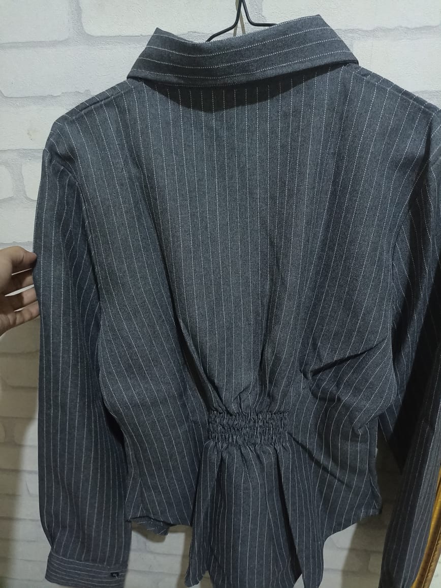 scenicice's tweet photo. fitted shirt grey size L
by Essi id

76k, link di komen https://t.co/DdAMzXgPon