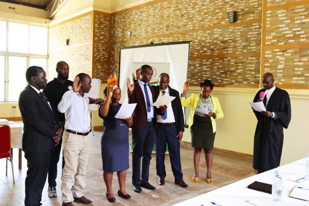 Uganda Association Of Physiotherapy (@ugphysiotherapy) on Twitter photo Congratulations to the physiotherapists who took the oath to serve on the 9th AHPC <a href="/AHPC_Ug/">The Allied Health Professionals Council</a> Advisory Board last Friday.
The Physiotherapy Board is led by Mr. Jonas Mwesigye (Chair), with members <a href="/KazibweH1/">Kazibwe Herman</a> , <a href="/kmusago/">Kakooza Isaac M</a>, <a href="/GraceNakalyango/">Nakalyango Annette Grace</a> and <a href="/Brod_wil/">Wilbrod Makumbi</a>
#physiotherapy #UAP Congratulations to the physiotherapists who took the oath to serve on the 9th AHPC <a href="/AHPC_Ug/">The Allied Health Professionals Council</a> Advisory Board last Friday.
The Physiotherapy Board is led by Mr. Jonas Mwesigye (Chair), with members <a href="/KazibweH1/">Kazibwe Herman</a> , <a href="/kmusago/">Kakooza Isaac M</a>, <a href="/GraceNakalyango/">Nakalyango Annette Grace</a> and <a href="/Brod_wil/">Wilbrod Makumbi</a>
#physiotherapy #UAP