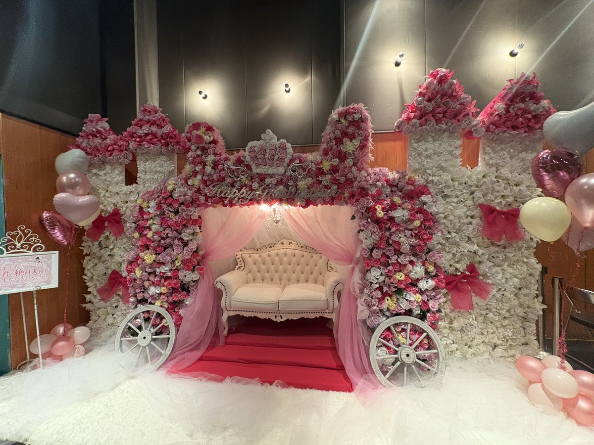 big_panel_red's tweet photo. いつの日か、お互いにだいきらいちゅっちゅなんて冗談でも言えなくなってた。
いつも、いつでも、どんなときでも、だいすきちゅっちゅだった。
そして、これからも。

#今日のだいすきちゅっちゅちゃん
#さなぴょんは絶対天使 https://t.co/oYODnsxWRo
