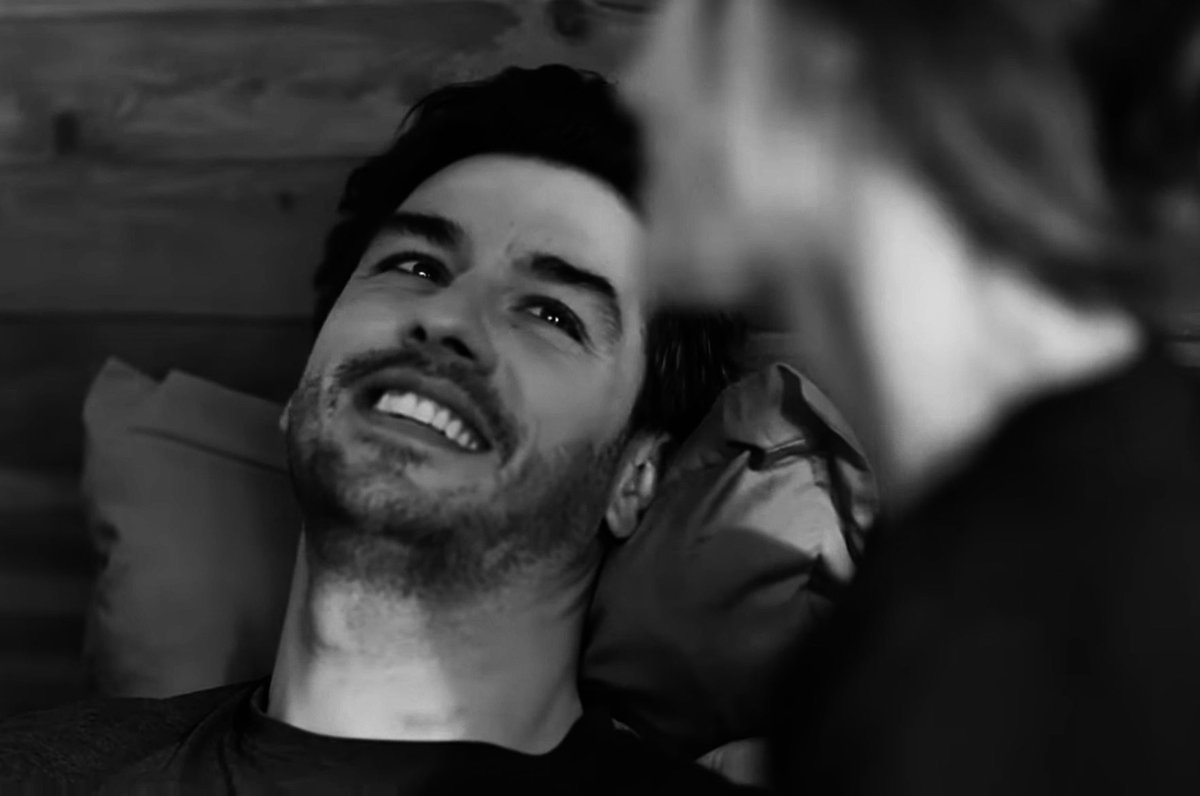 “Beni, yandığım ateşe hayran hayran 
bakarken görmüşler.”