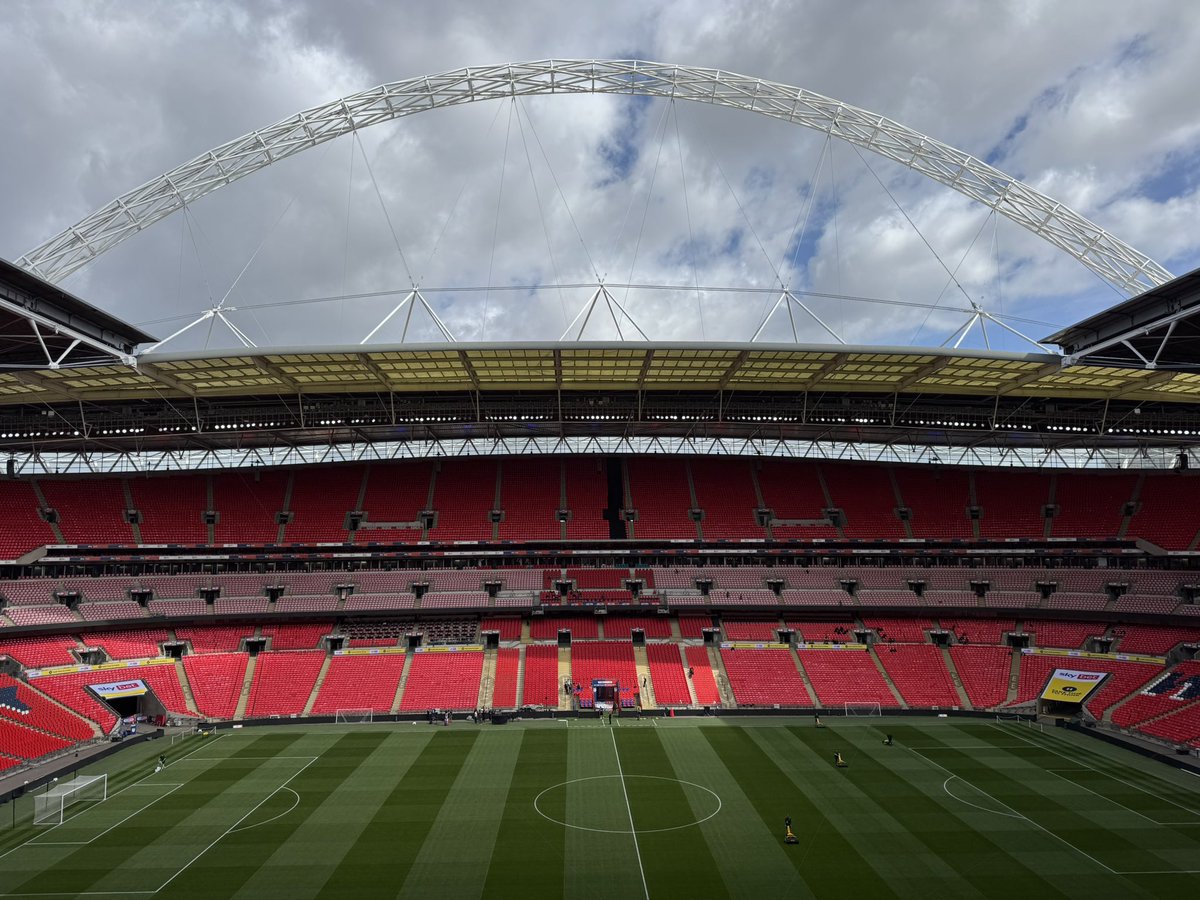 LiannaLittle's tweet photo. Good Morning #Walsall fans. WEMBLEY AWAITS. ⚽️
#walsallfc #Playoffs #LeagueTwo #thesaddlers #bbcradiowm #wfc #thesaddlers https://t.co/Vch8kPrBhJ