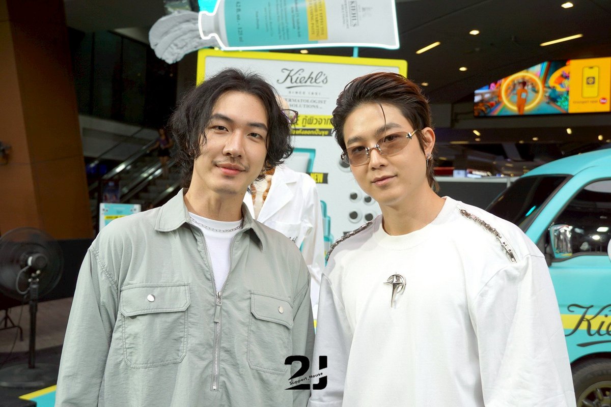 2jsupport_house's tweet photo. Long time no see~ 🤜🤛

#2jkhunchalach 
#pong__psk
#reskiehlsสิวบุก
#reskiehlsacneroadshow https://t.co/50qHHTWgl6
