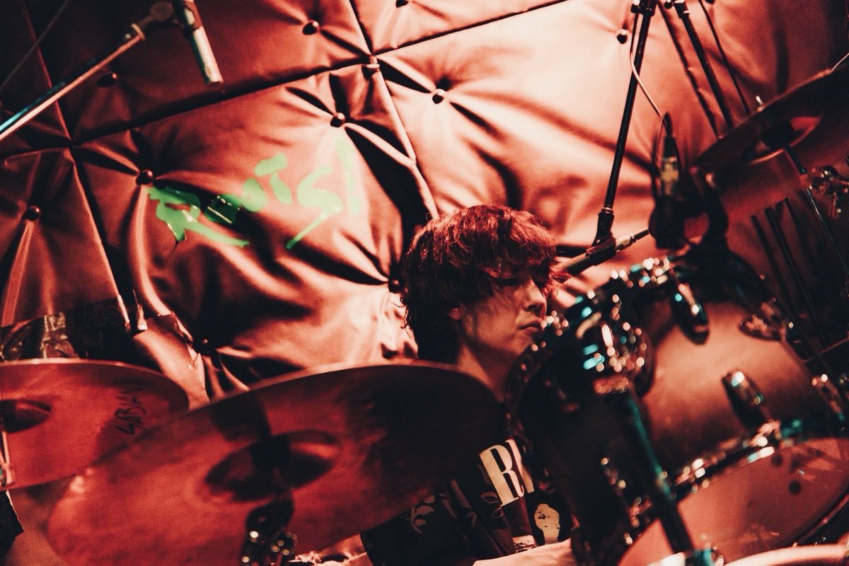 fume6969's tweet photo. 2025.5.22
RUGIR Supported in 高円寺CLUBROOTS.
photo▶︎@sampiece16
#高円寺CLUBROOTS
#RUGIR
#サポートドラマー
#ドラム
#バンド
#ロックバンド
#ロック https://t.co/d9x9SgXxft