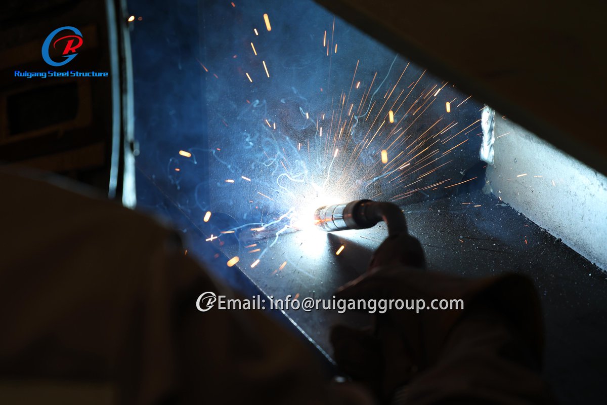 Qingdaoruigang's tweet image. 👷‍♂️Worker welding steel structures, ensuring strong and stable connections.
🎯Contact us for free quotation and design.
📞WhatsApp：wa.me/8615376767917
📧 info@ruiganggroup.com
#PEBbuilding #SteelStructureWarehouse #steel #SteeleSupplier #SteelManufacturer #containerhouse