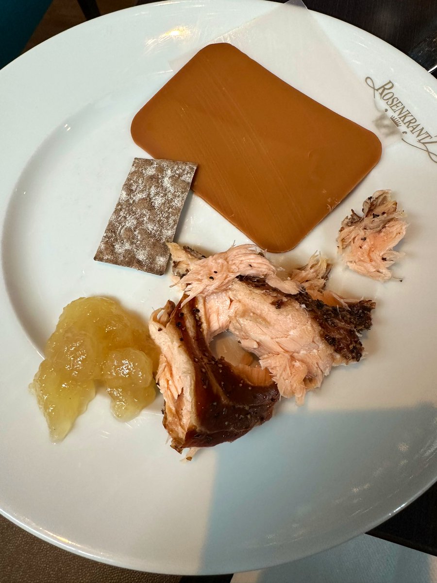 Hotel breakfast was great again!

I am enjoying the food quality in Norway. 

The brunost cheese and fish continues to be my favorite thing. 

#breakfast #twittersupperclub #norway #travel