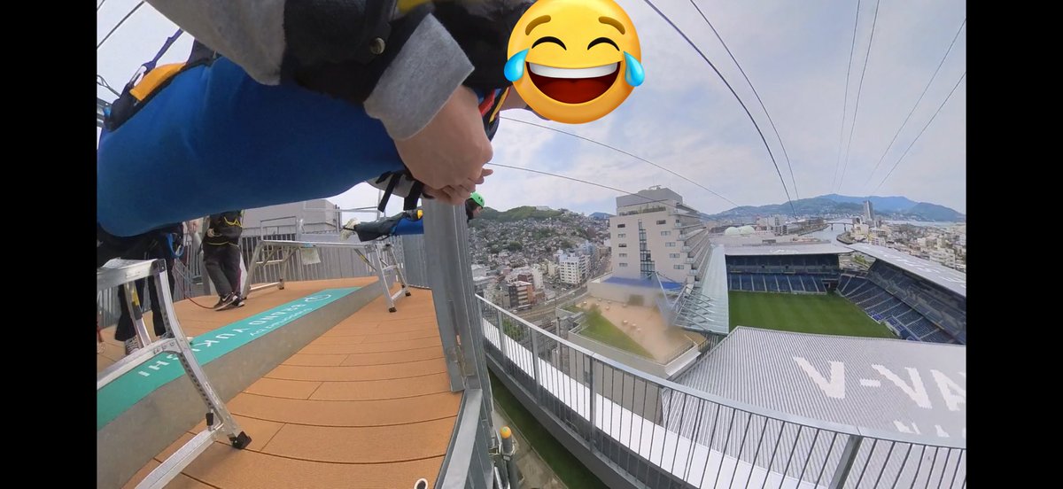 LET_KI_DO's tweet photo. 長崎行った帰りに足伸ばして祐徳稲荷神社行こうとしていたのに、行かないでジップラインやって帰ってきてしまった(めっちゃ楽しかった) https://t.co/rwHO9laU3d
