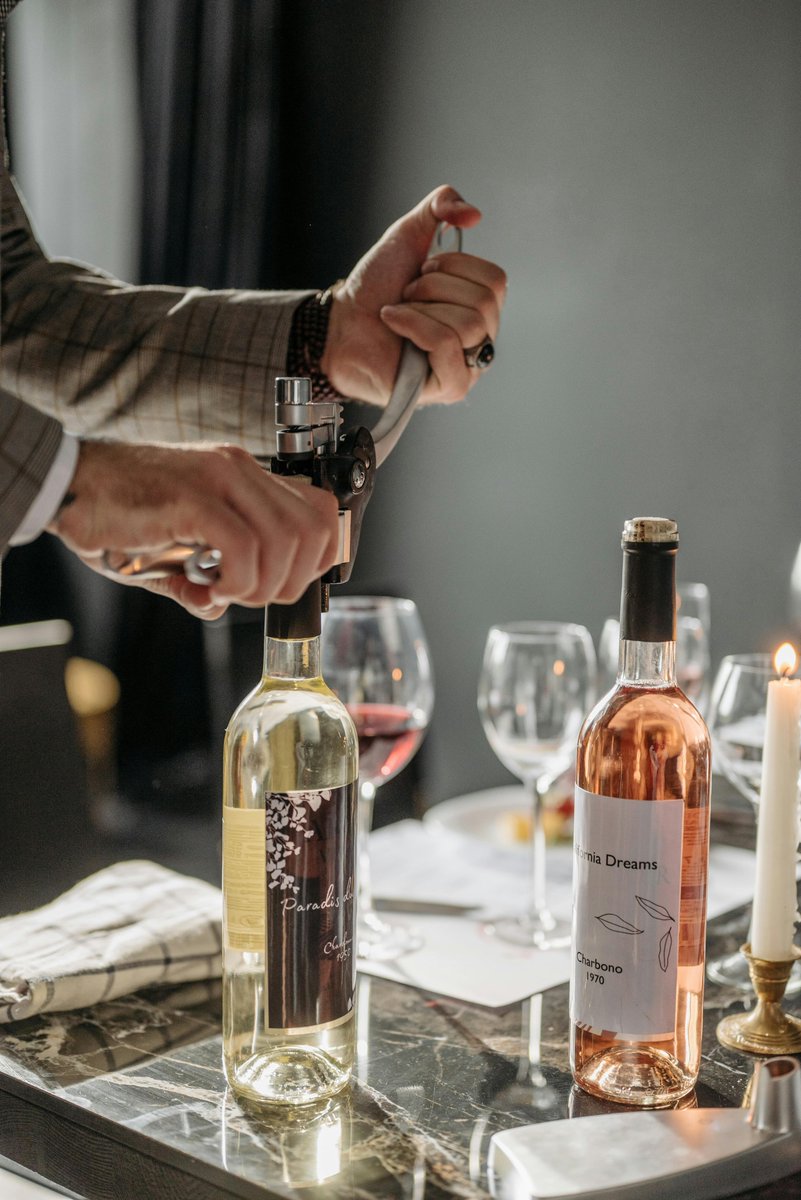 ShopsGadget's tweet image. Uncork your favourite bottle effortlessly with premium wine tools that bring both style and precision to the table. Perfect for intimate dinners or stylish entertaining.
Explore at kitchengadgetshops.com
#WineLovers #BarwareEssentials #UncorkInStyle  #EntertainWithEase