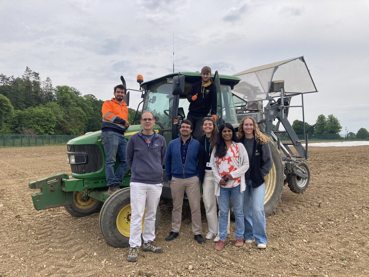 Johnathan Napier (@johnathannapie1) on Twitter photo In addition to our big 4000m2 GM camelina trial at Suffolk, last week we also sowed some smaller plots on the <a href="/Rothamsted/">Rothamsted Research</a> Farm in Herts. This trial has a range of traits & combines GE with GM approaches. Nice pics by <a href="/LihuaRobertson/">Lihua Robertson</a> of the team & site. In addition to our big 4000m2 GM camelina trial at Suffolk, last week we also sowed some smaller plots on the <a href="/Rothamsted/">Rothamsted Research</a> Farm in Herts. This trial has a range of traits & combines GE with GM approaches. Nice pics by <a href="/LihuaRobertson/">Lihua Robertson</a> of the team & site.