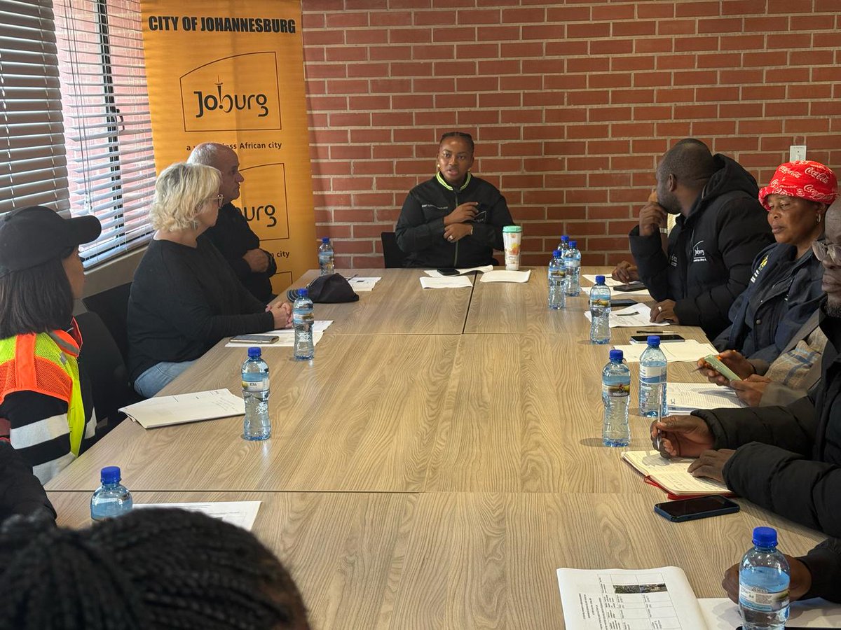 CityofJoburgZA's tweet photo. MMC for Group Corporate and Shared Services, Cllr @Loyiso_Masuku, is on the ground conducting an oversight visit — ensuring that service delivery is executed at the highest standard and in line with the City’s commitment to excellence. #AcceleratedServiceDelivery #JoburgServices ^LM
