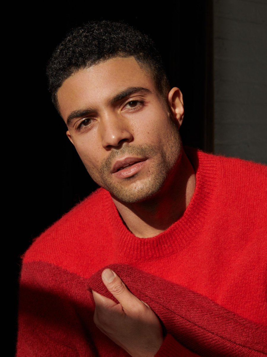 Ya lo puedo decir. He tenido el placer de prestar mi voz a Giovanni DeVal en la serie FBI: Most Wanted.
Muchas gracias a <a href="/Pablohoyoluna/">Pablo del Hoyo</a> por contar conmigo y al resto del equipo por hacerlo tan fácil.