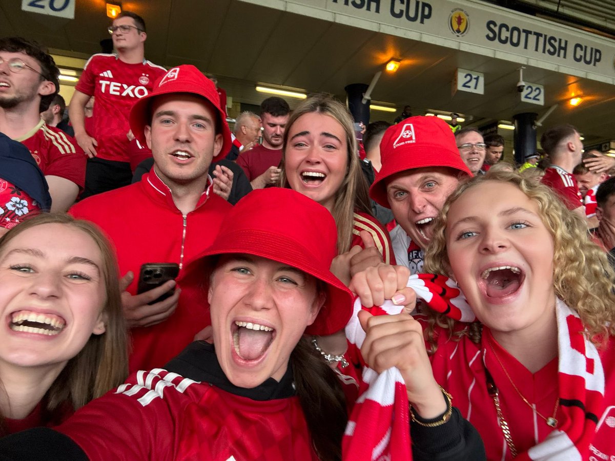 THIS FOOTBALL CLUB 🫶😭