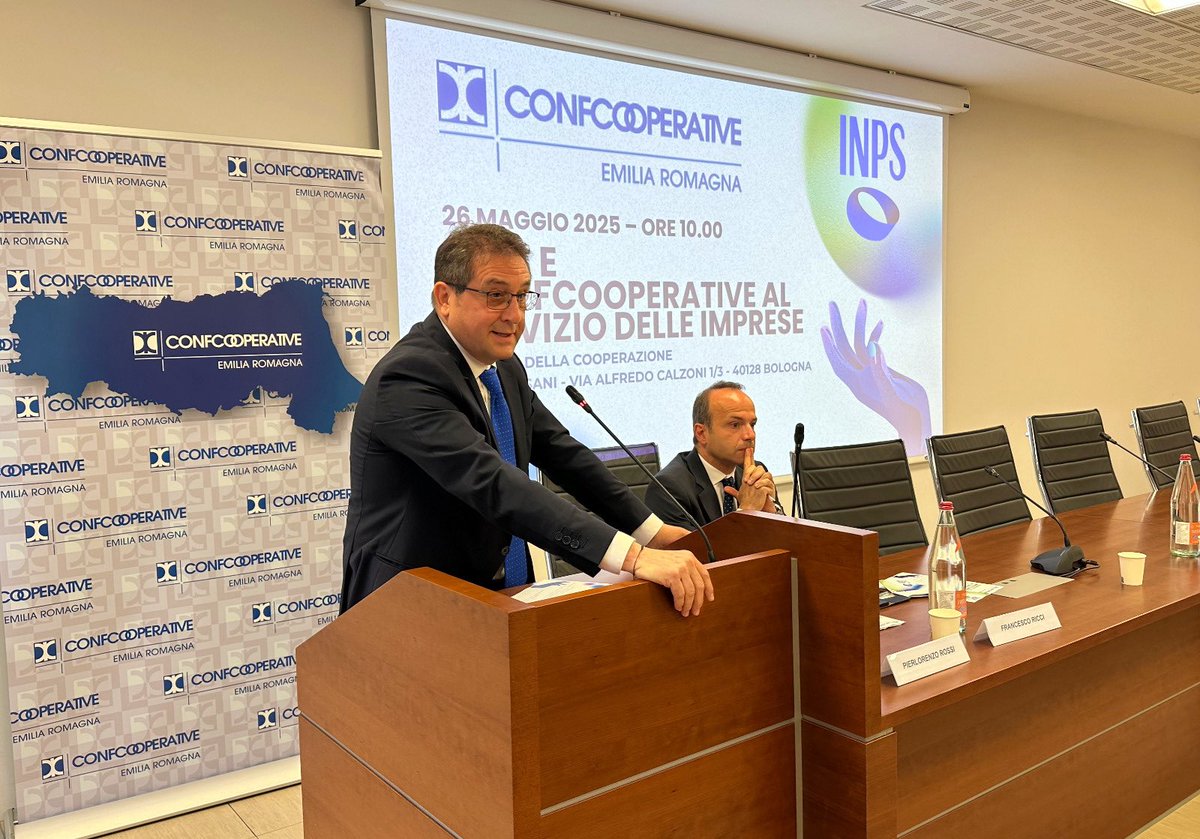 Sala Bersani gremitissima al Palazzo della Cooperazione di Bologna per l’evento “INPS e Confcooperative al servizio delle imprese” con la firma del protocollo regionale a sostegno di imprese e lavoratori.
