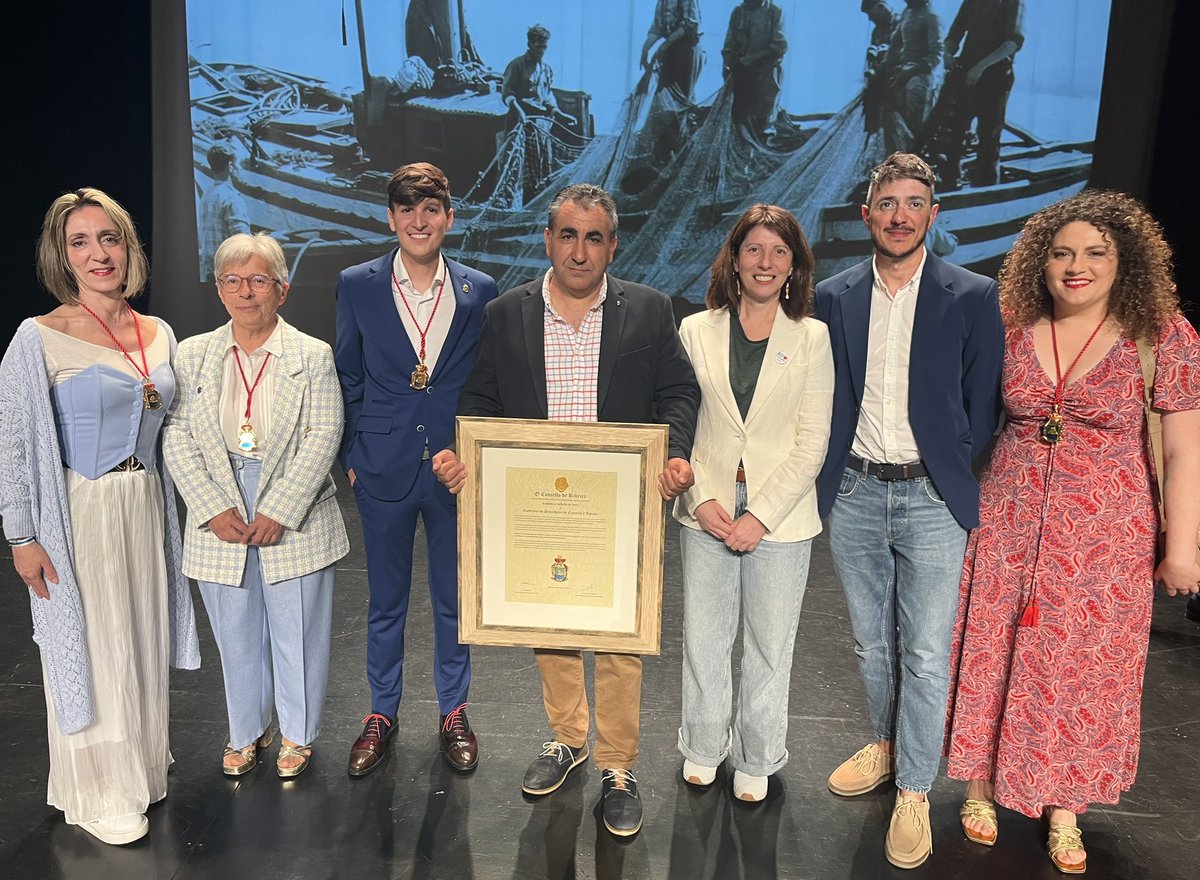 #Ribeira outorga a Medalla de Ouro do Concello á Confraría de Pescadores de Carreira e Aguiño.

obarbanza.gal/2025/05/a-conf…