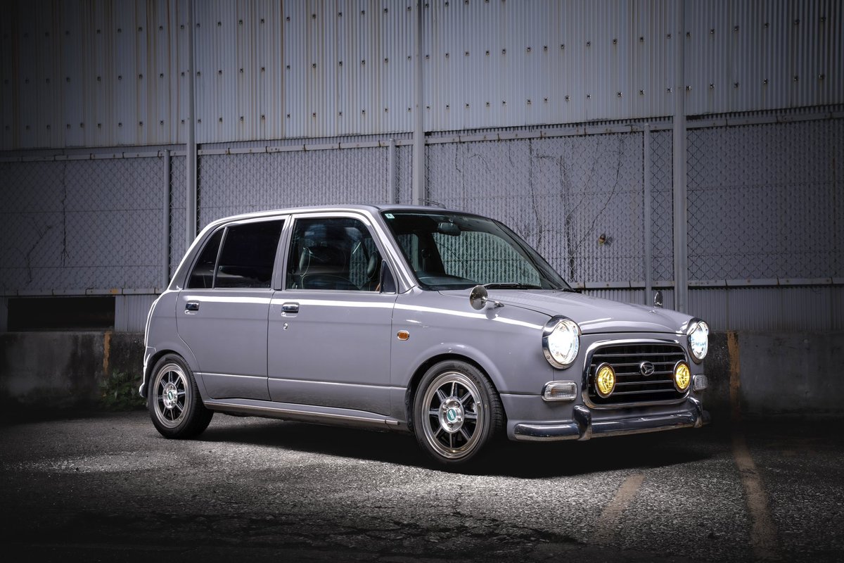 FuyaApple's tweet image. 固定用の自己紹介

八島颯也　異常独身27歳児
商業カメラマン 兼 飲食店ザコ経営者

所有バイク、車
・Husqvarna Vitpilen 701 AERO
・Husqvarna Vitpilen 401 AERO
・Mercedes AMG A45s W177
・DAIHATSU Mira Gino L700

その他趣味
写真芸術、カメラ、ガジェットライター、登山、サバゲー等々…