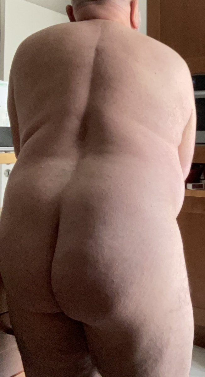 j’aime tendre mon gros cul pour un mâle 🔥
I like to stretch my big ars for a male 🔥

RT