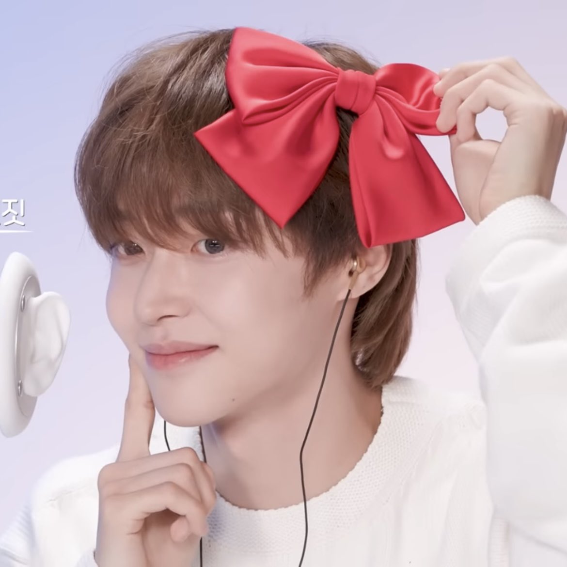 หนุน้อยโบว์แดงแสลงใจเห็นยามไหนใจหายยามนั้นเขาซื้อให้เราเมื่อวันสงกรานต์