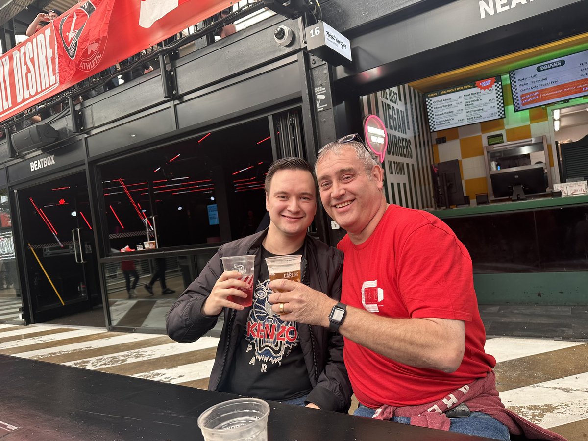Absolutely loving seeing everyone’s photos from an amazing day yesterday. Just shows what the is club is all about. All different people from all walks of life, staff, players, explayers, fans and especially what it means to my son #cafcfamily #uta <a href="/CAFCofficial/">Charlton Athletic FC</a>  <a href="/CAFCExPlayers/">Charlton Athletic Ex-Players' Association</a>