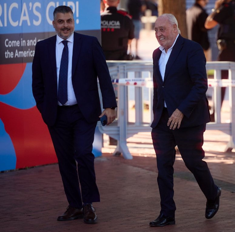 albertoprca's tweet photo. Gracias Joan por enseñarme que la honradez y la verdad siempre ganan!!
#MiPresi 
@FCF_CAT https://t.co/SkZK8iJL3g