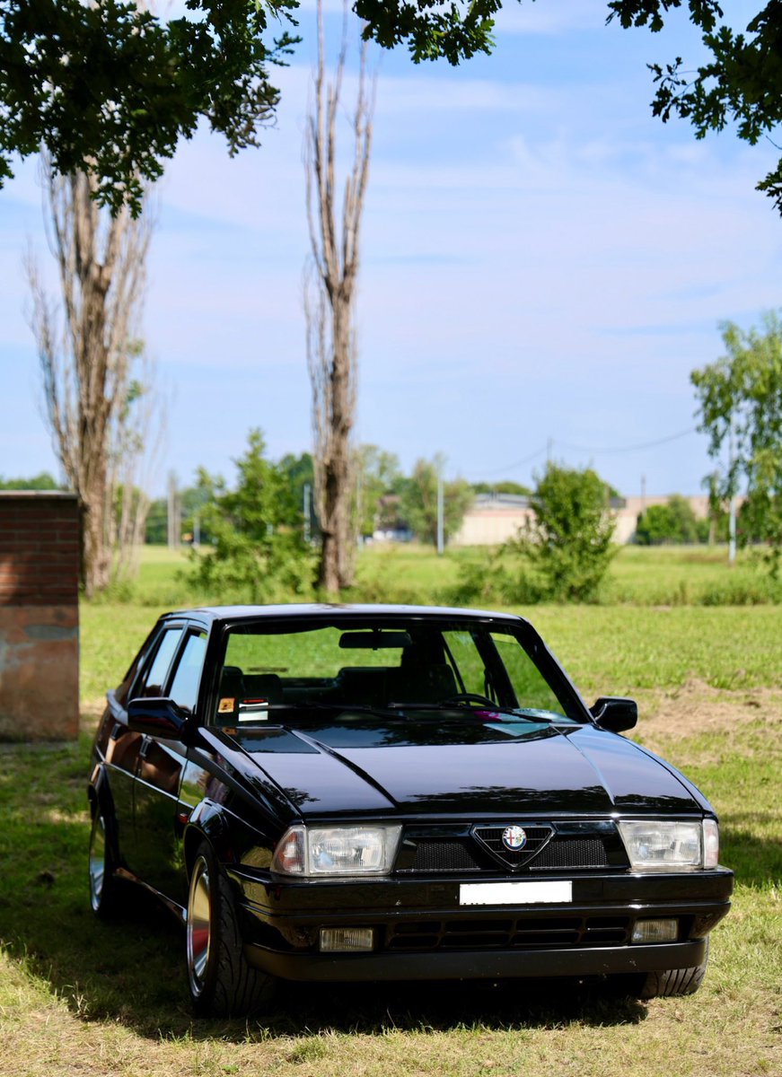 antoimpro's tweet photo. Alfa Romeo 75

#AlfaRomeo #auto #anni90 #car https://t.co/fxdvGFo5G2