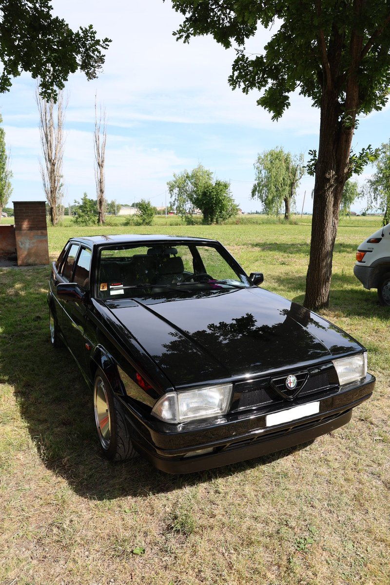 antoimpro's tweet photo. Alfa Romeo 75

#AlfaRomeo #auto #anni90 #car https://t.co/fxdvGFo5G2