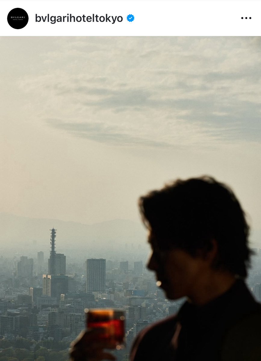 #BvlgariHotels
instagram.com/p/DKEhvgnPt2n/…

夕暮れ時の時を止める
知性と優美さを兼ね備えた男✨

ピントを外してもなお
エレガントなこの佇まい✨

きゃあ〜✨

#BvlgariHotelTokyo #山下智久