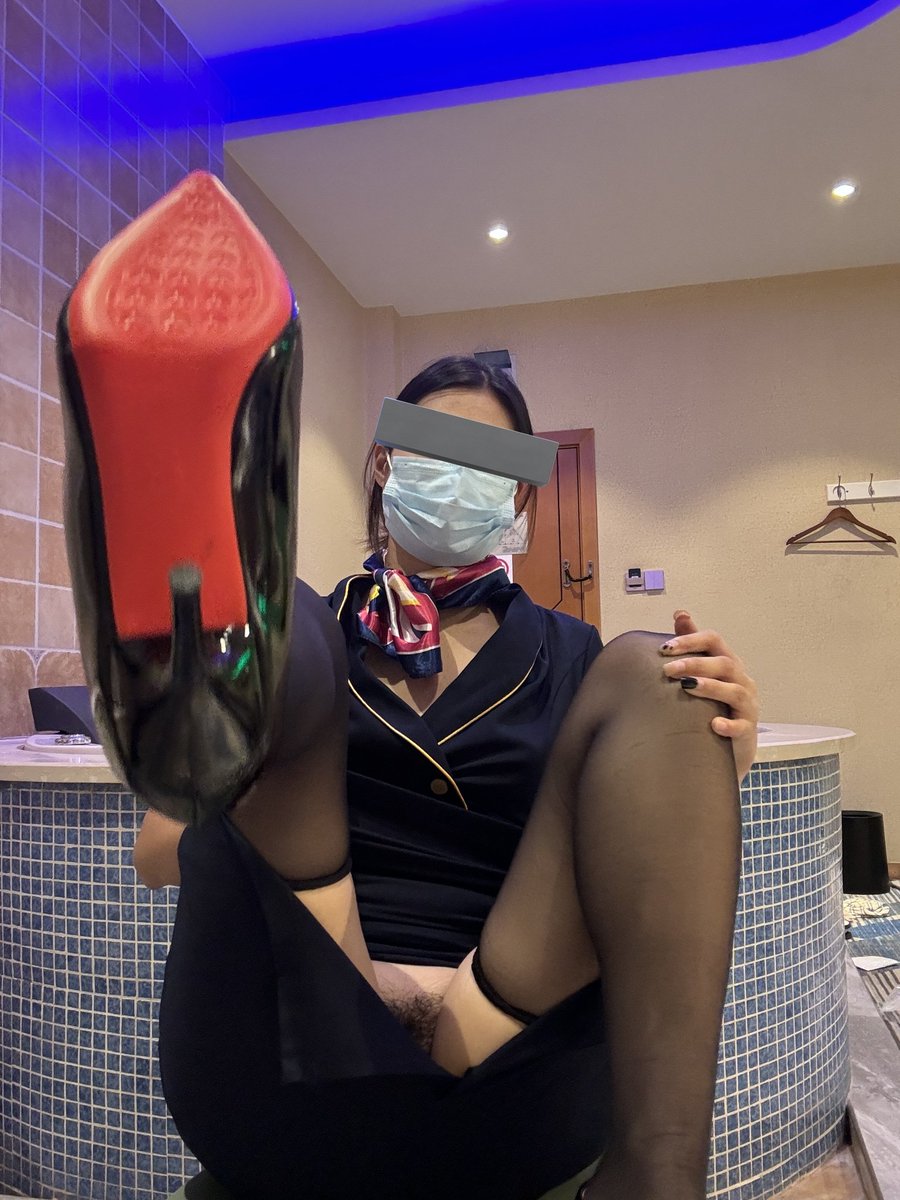 福利姬野兽的女主人分享的黄推图片2 - 网红私拍内容