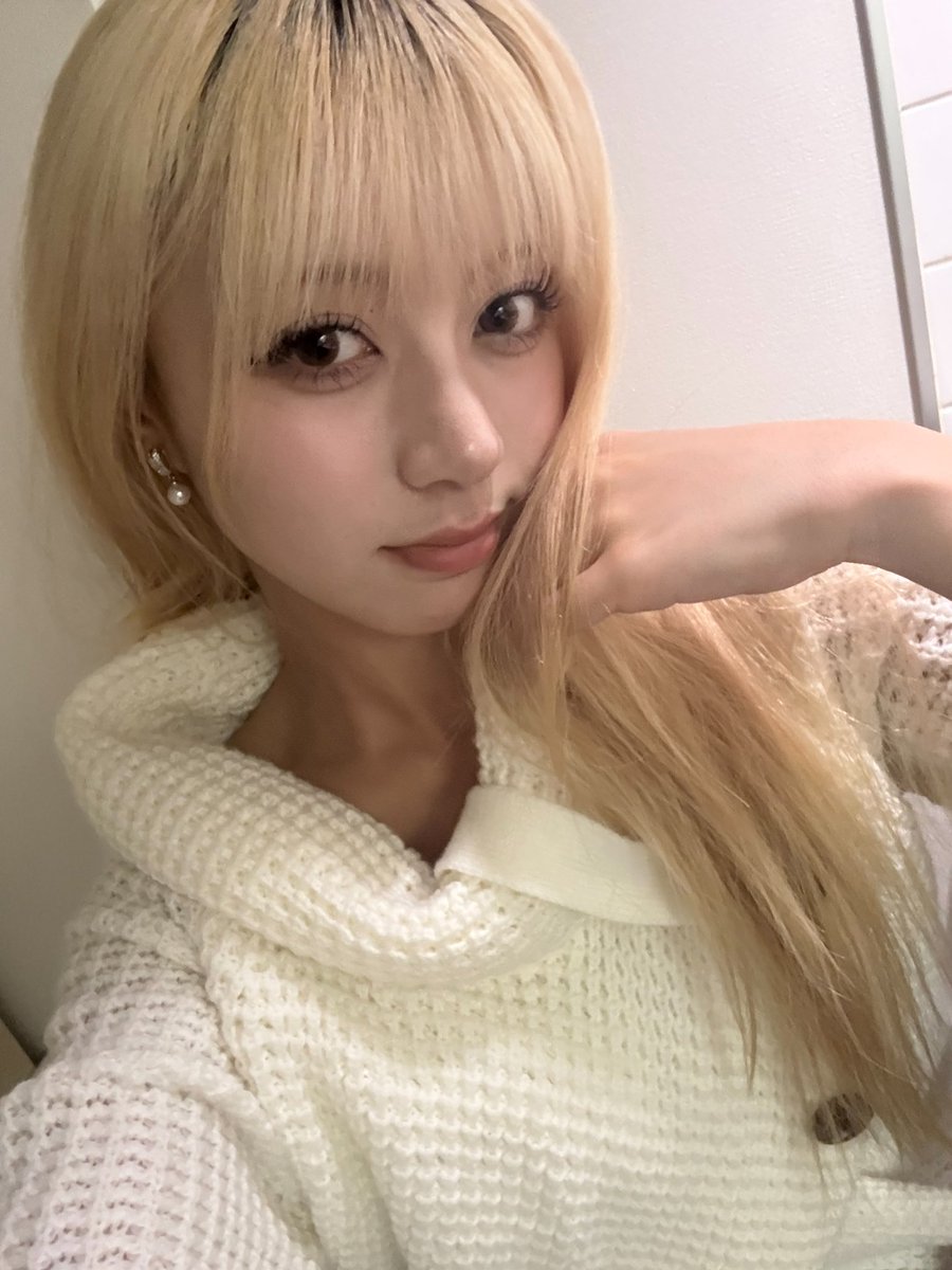 benny7_official's tweet photo. ⋆.ೃ࿔* Perfect Sweater Weather ࿔*:･

#VIVI #ビビ 
#BENNY #ベニー #紅 https://t.co/NK0AOv9LyN
