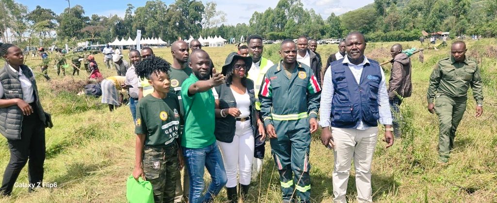 ArmyKenya70685's tweet photo. With support from Ms. Charlene Ruto and the Green Army team, SMACHS Foundation, started the restoration of Chepalungu Forest. Other key partners who joined the cause were: KCB, FAO, CGA, and Kenya Forest Service. 
#greenarmypfp #worX #climateaction #climateprojectkenya #GreenArmy https://t.co/EJKDNp1Jwf