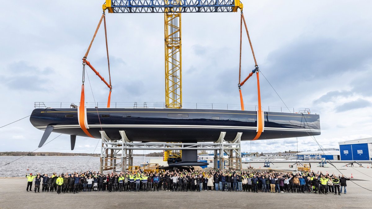 History in the making 🦢

The Swan 128 stands tall — thanks to the incredible team behind her. This is a 𝙑𝙀𝙍𝙔 proud moment for everyone at Nautor Swan 💙

#NautorSwan #Swan128
