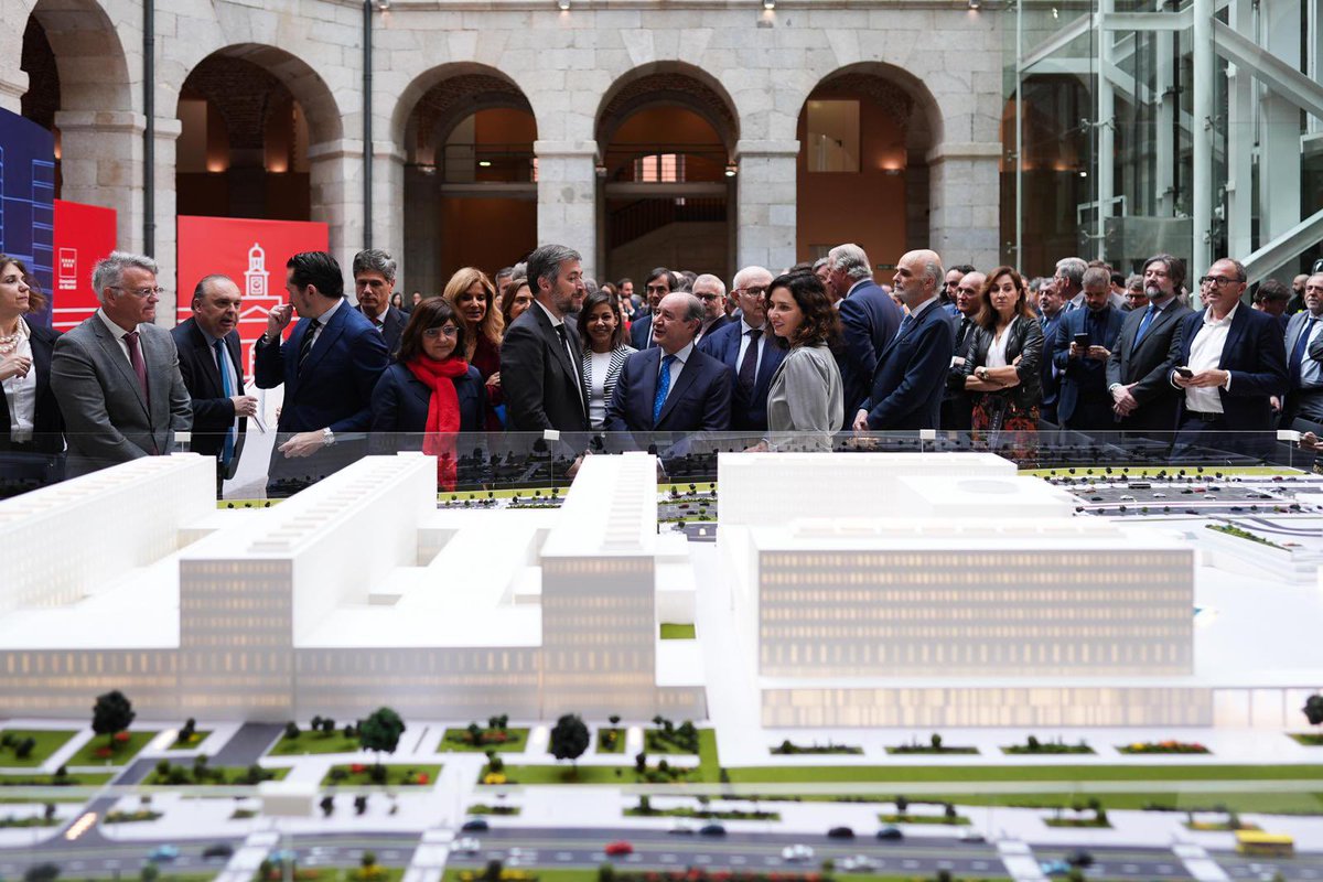 🏗️ La <a href="/ComunidadMadrid/">Comunidad de Madrid</a> inicia este verano las obras de la Ciudad de la Justicia con el edificio del TSJM como referente.

⚖️ Una inversión de 653 millones de euros que unificará 26 sedes judiciales en más de 470.000 m².

#Balance2AñosCMadrid

+Info: c.madrid/s7dhc