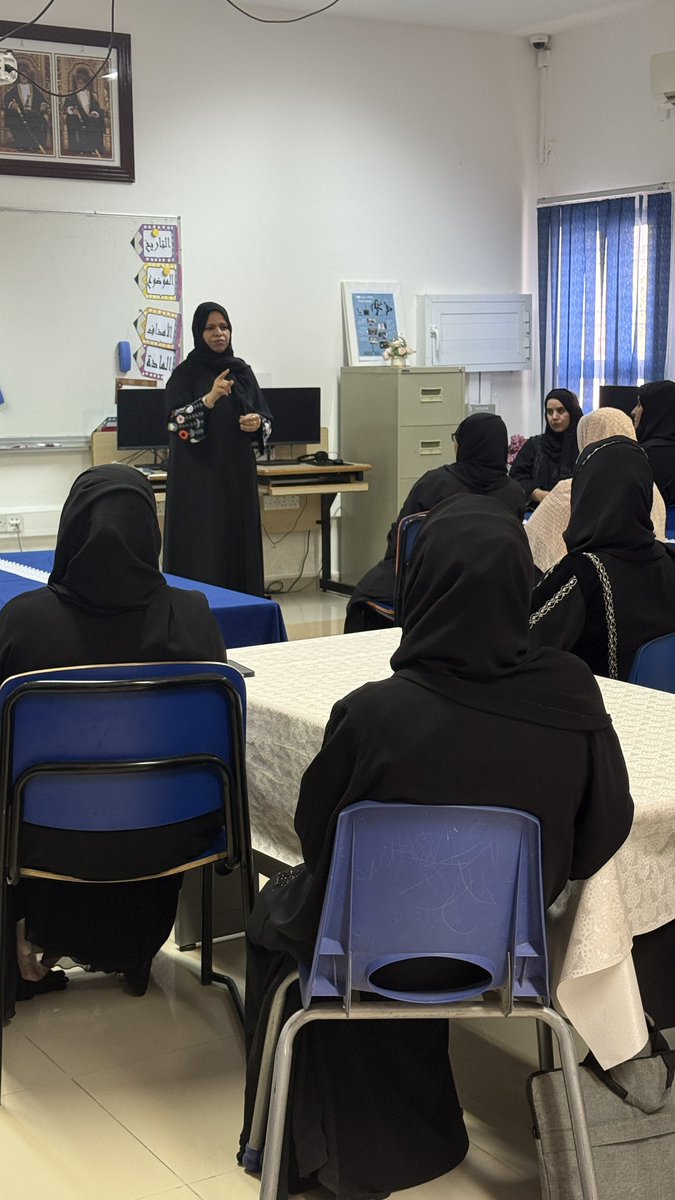 عقدت الهيئة الإدارية اجتماعًا مع الهيئة التدريسية بهدف تنظيم عمل اللجان، والاستعداد لاختبارات الفصل الدراسي الثاني.
وقد تناول الاجتماع توزيع المهام، ومناقشة الترتيبات اللازمة لضمان سير الاختبارات بكفاءة وانتظام
#رسائل_مدرسة_كبارة
#تعليمية_الظاهرة
#تعلم_مستدام
#مدارسنا_مستقبل_واعد