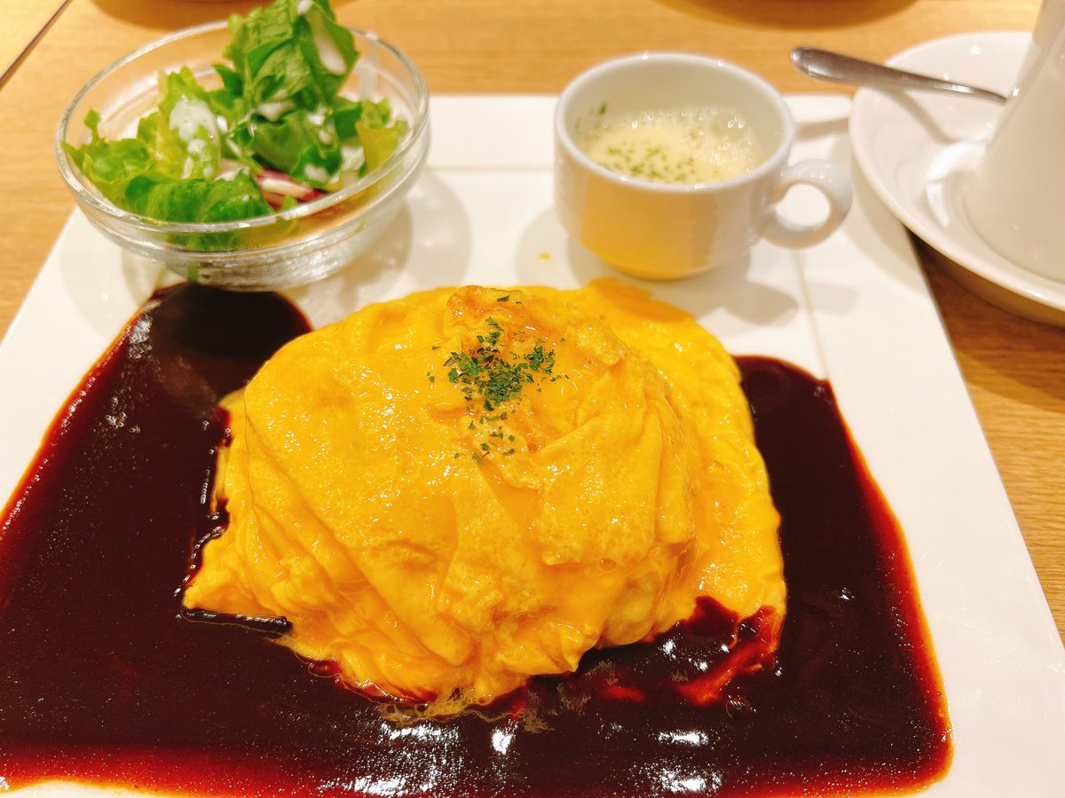 tokyo_mandolin's tweet photo. 【スタッフ更新】
6/1(日)
東京マンドリン・アンサンブルコンサート2025
日本青年館ホール
昨日はリハーサルでした!
いよいよ今週末本番です💪
コントラバスが3人で豪華です🎻
お昼ご飯はオムライスでした😋
#マンドリン
#mandlin
#日本青年館ホール
#東京マンドリンアンサンブル https://t.co/drDcw4LyZQ
