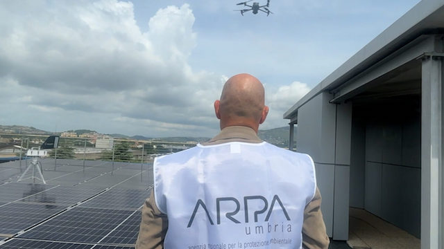 Monitoraggio ambientale, in Umbria arrivano i droni
➡️bit.ly/3Fkinxq

<a href="/arpaumbria/">Arpa Umbria</a> 
#protezionecivile #ambiente #monitoraggio #arpaumbria #umbria #droni #emergenzeambientali