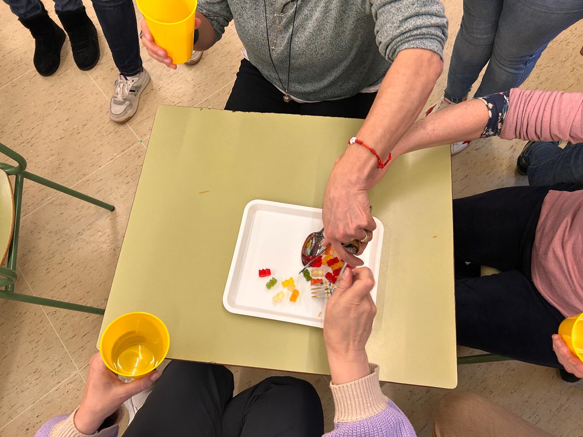 Formació de Mestres MAGNET: aquesta tarda hem fet una sessió pràctica de "supervivència" al medi. 😂🤣