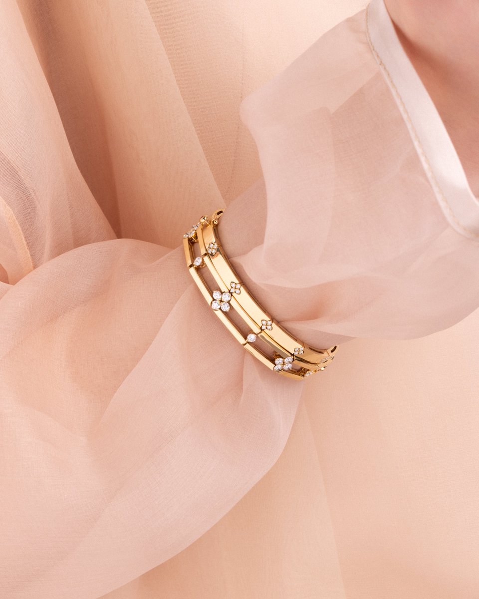 Venetian Princess Pirouette and Love in Verona create a silent alliance in the name of beauty.

#RobertoCoin #VenetianPrincess