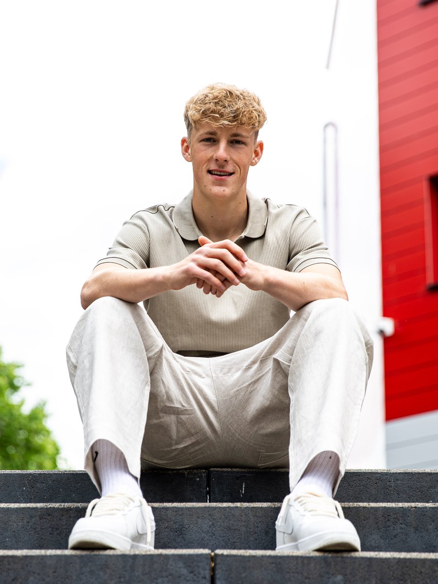 SVWW_official's tweet photo. Der #SVWW hat sein U19-Talent Tim #Neubert mit einem Profivertrag bis 2027 ausgestattet. ✒️
Herzlichen Glückwunsch, Tim – wir freuen uns auf den gemeinsamen Weg! 🫶
#dasWvereint https://t.co/cMTfwl15yL