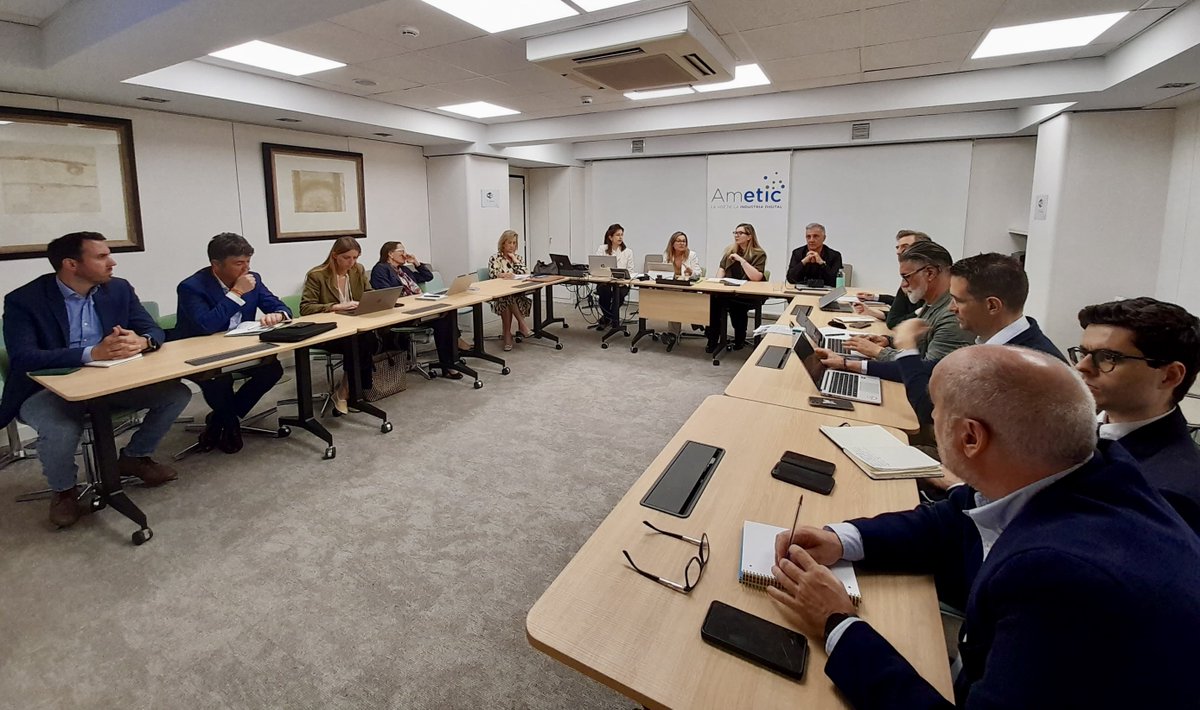 🛡️ La semana pasada celebramos una nueva sesión del Grupo de Trabajo de Tecnologías Digitales para la Defensa, integrado en la Comisión de Innovación de AMETIC, con la participación de Marian Scheifler Alácano, directora general de Proyectos Estratégicos y Políticas Sectoriales
