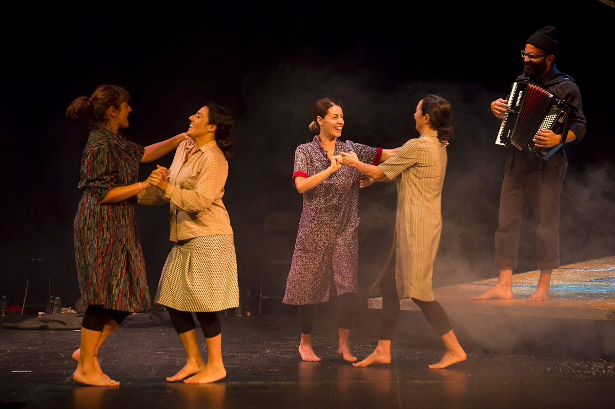 Con motivo del #DíaDeCanarias hemos abierto el #BaúlDeLosRecuerdos y te contamos un poco acerca de montajes pasados de la compañía que tengan que ver con Canarias. El primero es sobre ‘PROYECTO FAUSTO’🚤

Míralo aquí: instagram.com/reel/DKHKh5MMn…