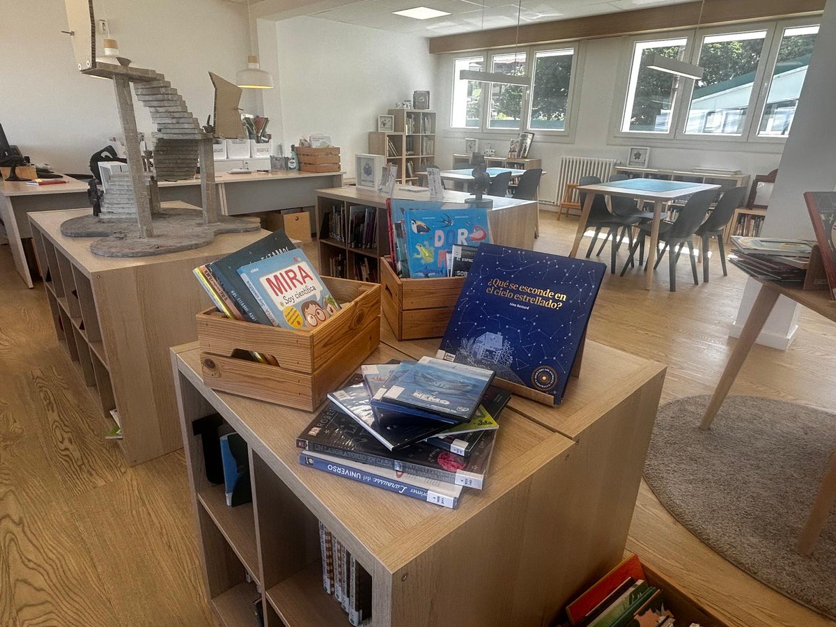 bescolaresgal's tweet photo. Visitamos a biblioteca do CEIP A Lama, unha biblioteca LIA.3
#LIA3 #CartografíaPLAMBE25 #bescolaresgal #bescolaresgalabertas https://t.co/4Kc7wV3Su2